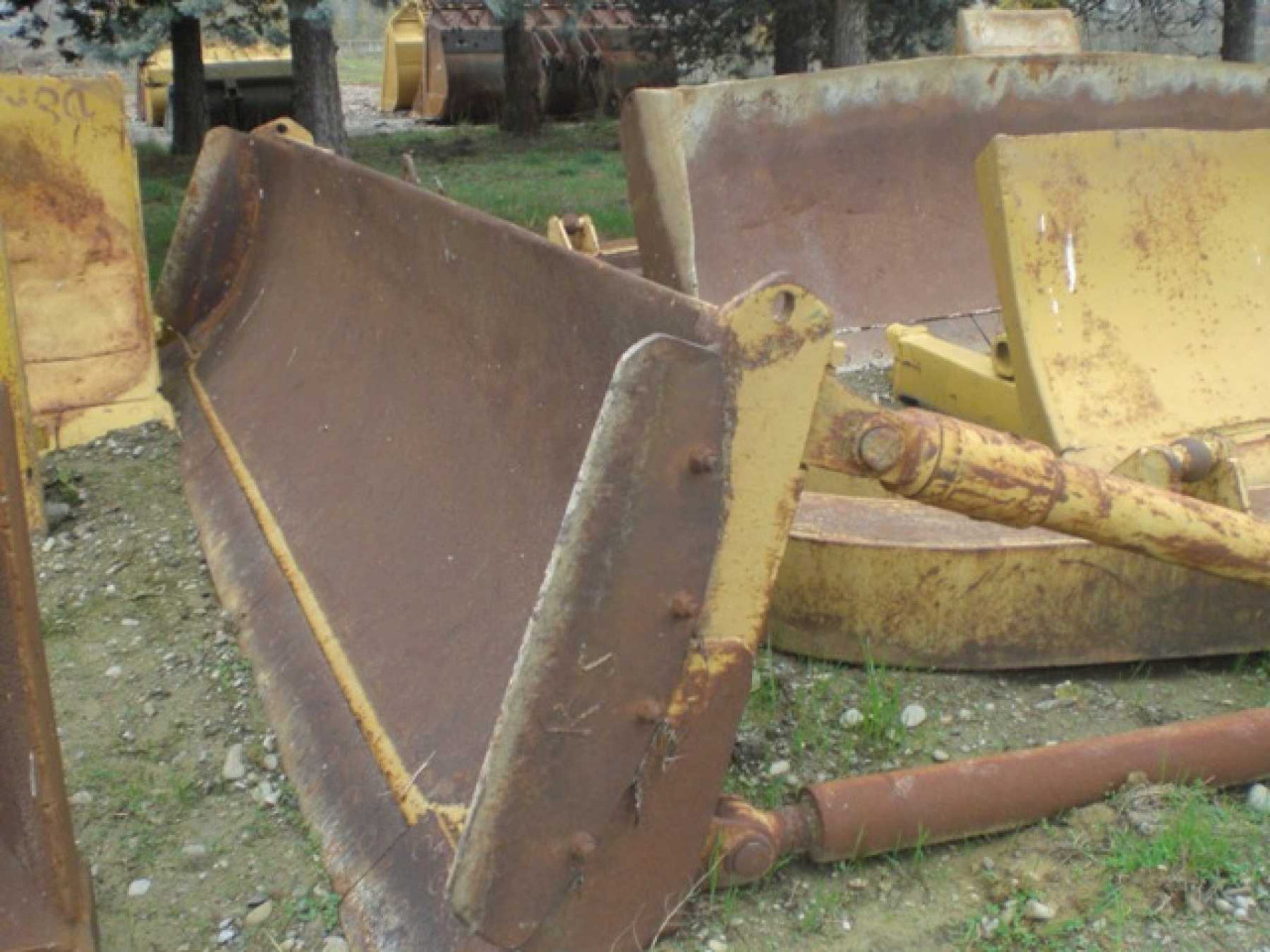 Caterpillar D8H D8K LAMA ANGLEDOZER CON TILT - Lama per Bulldozer: foto 1 Caterpillar D8H D8K LAMA ANGLEDOZER CON TILT - Lama per Bulldozer: foto 1