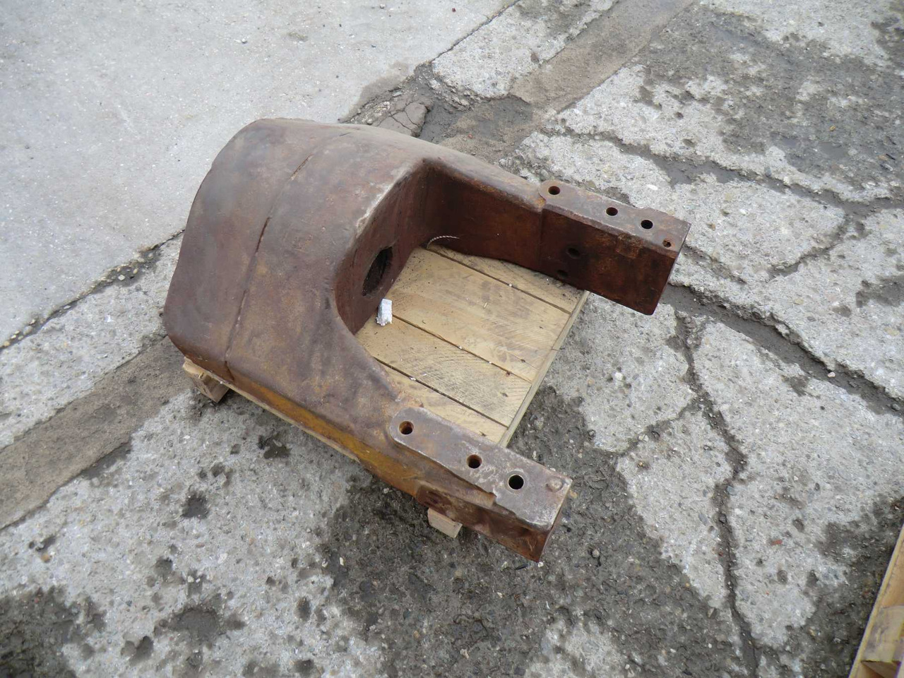 Caterpillar D9 Supporto ruota folle - Ricambi sottocarro per Macchina da cantiere: foto 1 Caterpillar D9 Supporto ruota folle - Ricambi sottocarro per Macchina da cantiere: foto 1