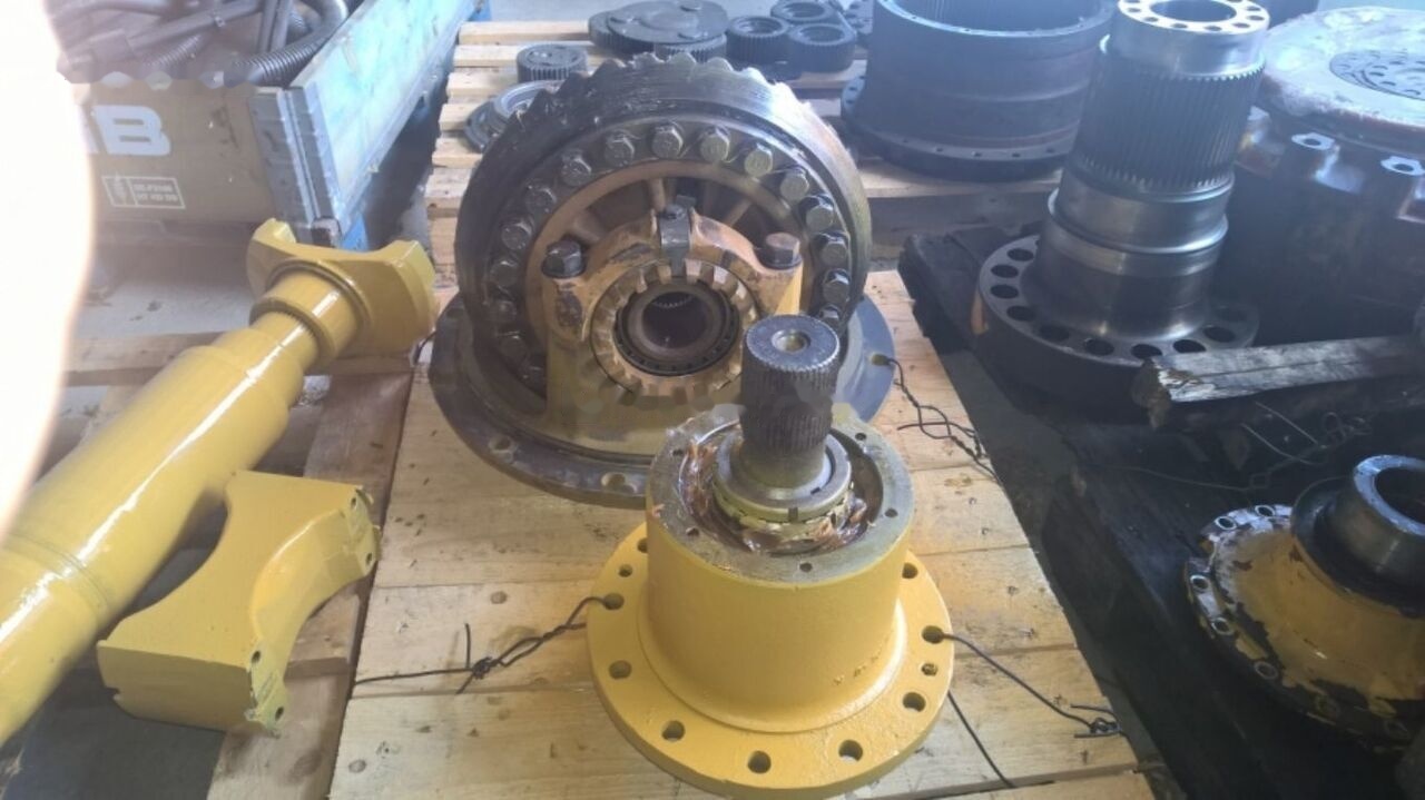 FRONT AND BEVEL GEAR GP 15Z00242 for CATERPILLAR 816B compactor - Differenziale: foto 4 FRONT AND BEVEL GEAR GP 15Z00242 for CATERPILLAR 816B compactor - Differenziale: foto 4