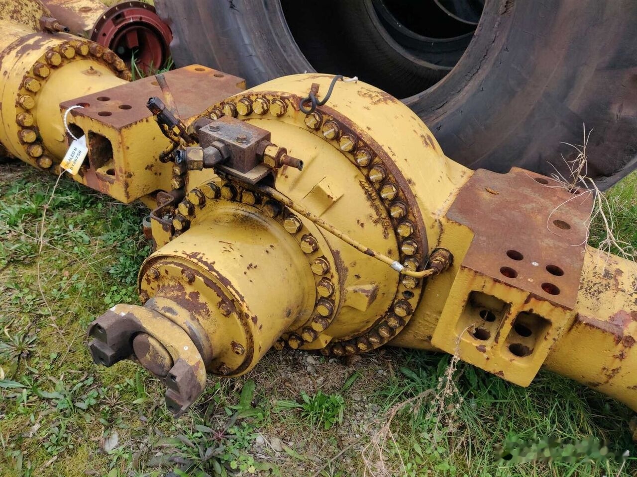 FRONT FIXED AXLE COMPLETE WITH DIFFERENTIAL AND BEVEL GEAR, FINA 1378862 1378833 Caterpillar 988G - Asse anteriore per Mezzo di movimentazione: foto 4 FRONT FIXED AXLE COMPLETE WITH DIFFERENTIAL AND BEVEL GEAR, FINA 1378862 1378833 Caterpillar 988G - Asse anteriore per Mezzo di movimentazione: foto 4