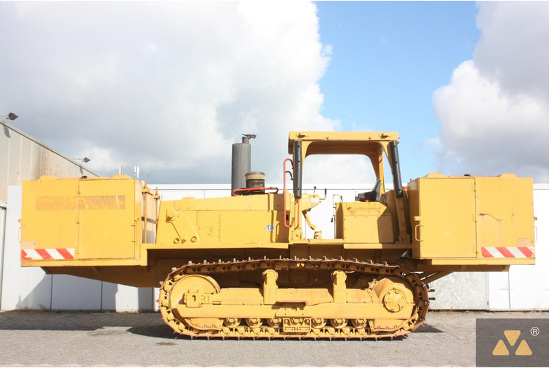 Caterpillar D6E Fuel tanker - Camion cisterna: foto 1 Caterpillar D6E Fuel tanker - Camion cisterna: foto 1