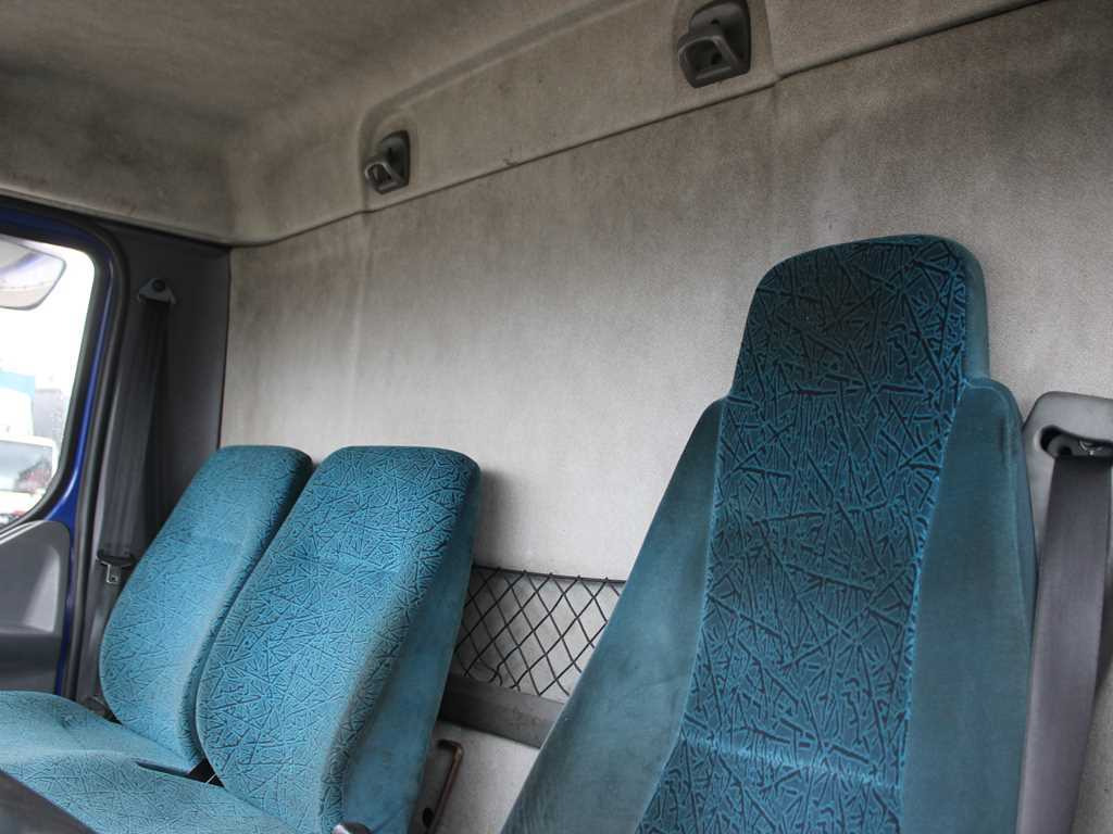 Camion centinato DAF FA LF 45.170 E10, EURO 3: foto 7 Camion centinato DAF FA LF 45.170 E10, EURO 3: foto 7