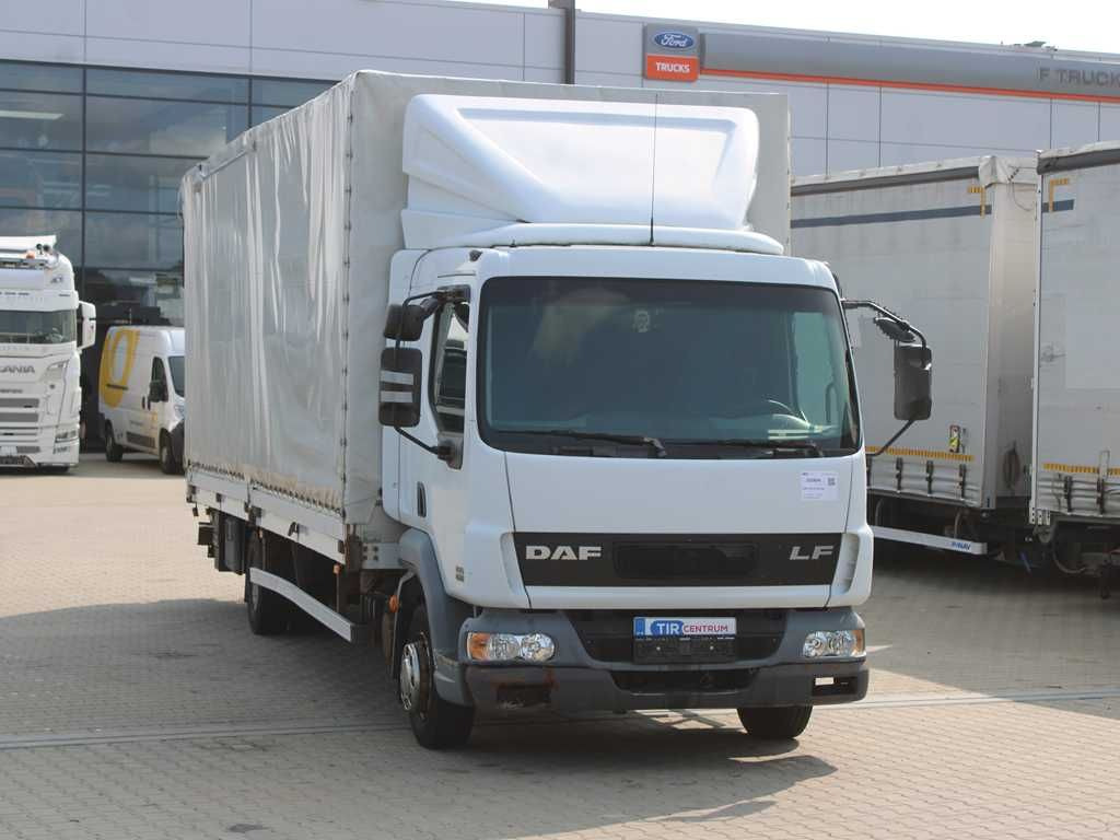 DAF FA LF 45.220, EURO 3, SIDEWALLS, TAIL LIFT - Camion centinato: foto 2 DAF FA LF 45.220, EURO 3, SIDEWALLS, TAIL LIFT - Camion centinato: foto 2