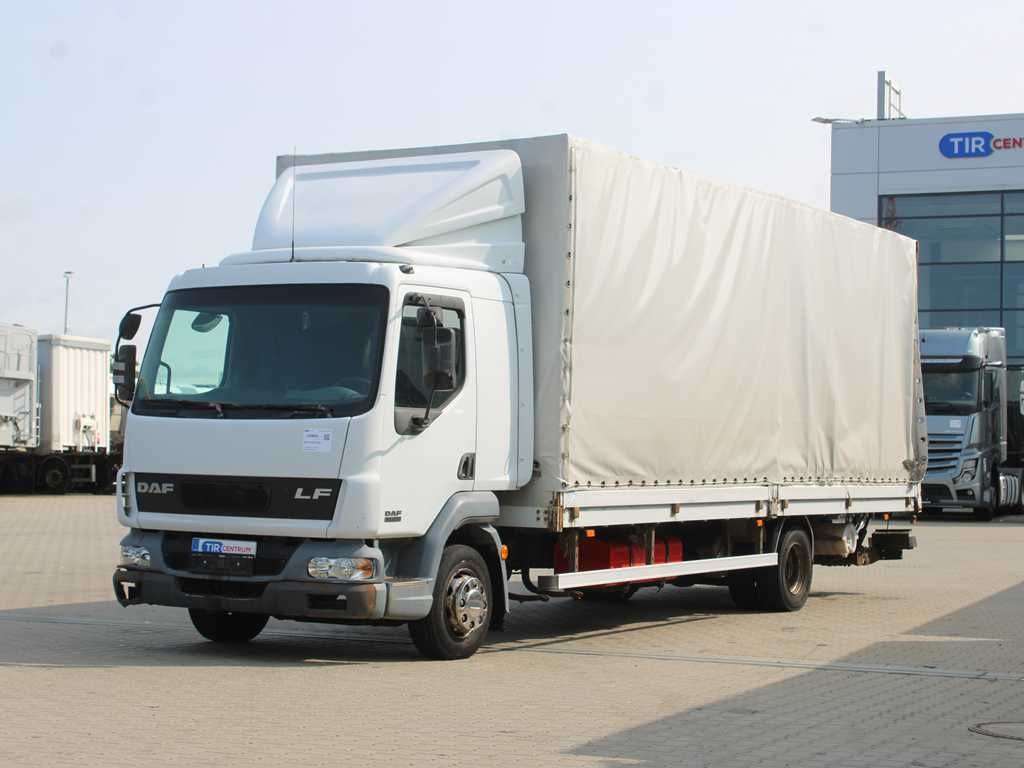 DAF FA LF 45.220, EURO 3, SIDEWALLS, TAIL LIFT - Camion centinato: foto 1 DAF FA LF 45.220, EURO 3, SIDEWALLS, TAIL LIFT - Camion centinato: foto 1