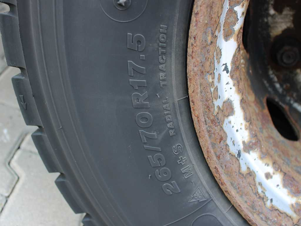 Camion centinato Iveco EUROCARGO 120E22: foto 17 Camion centinato Iveco EUROCARGO 120E22: foto 17