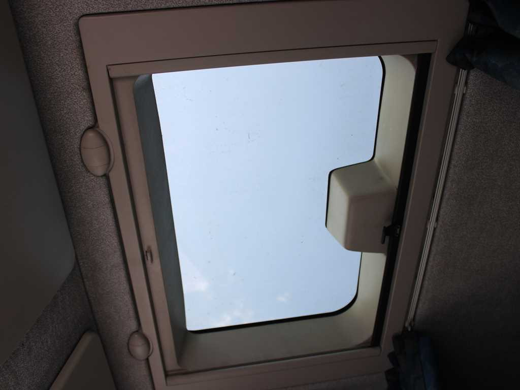 Camion centinato Iveco EUROCARGO 120E22: foto 14 Camion centinato Iveco EUROCARGO 120E22: foto 14