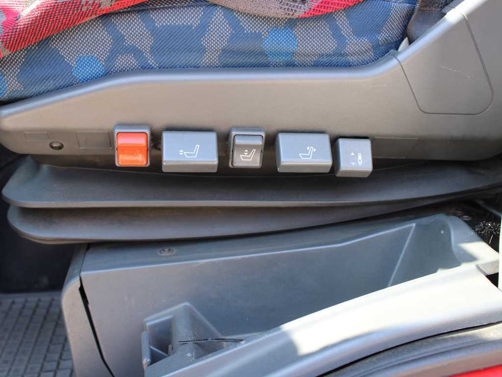 Camion centinato Iveco EUROCARGO 120E22: foto 7 Camion centinato Iveco EUROCARGO 120E22: foto 7