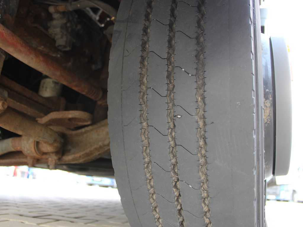 Camion centinato Iveco EUROCARGO 120E22: foto 20 Camion centinato Iveco EUROCARGO 120E22: foto 20