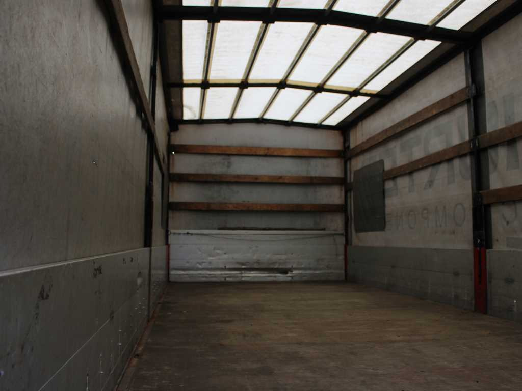 Camion centinato Iveco EUROCARGO 120E22: foto 6 Camion centinato Iveco EUROCARGO 120E22: foto 6