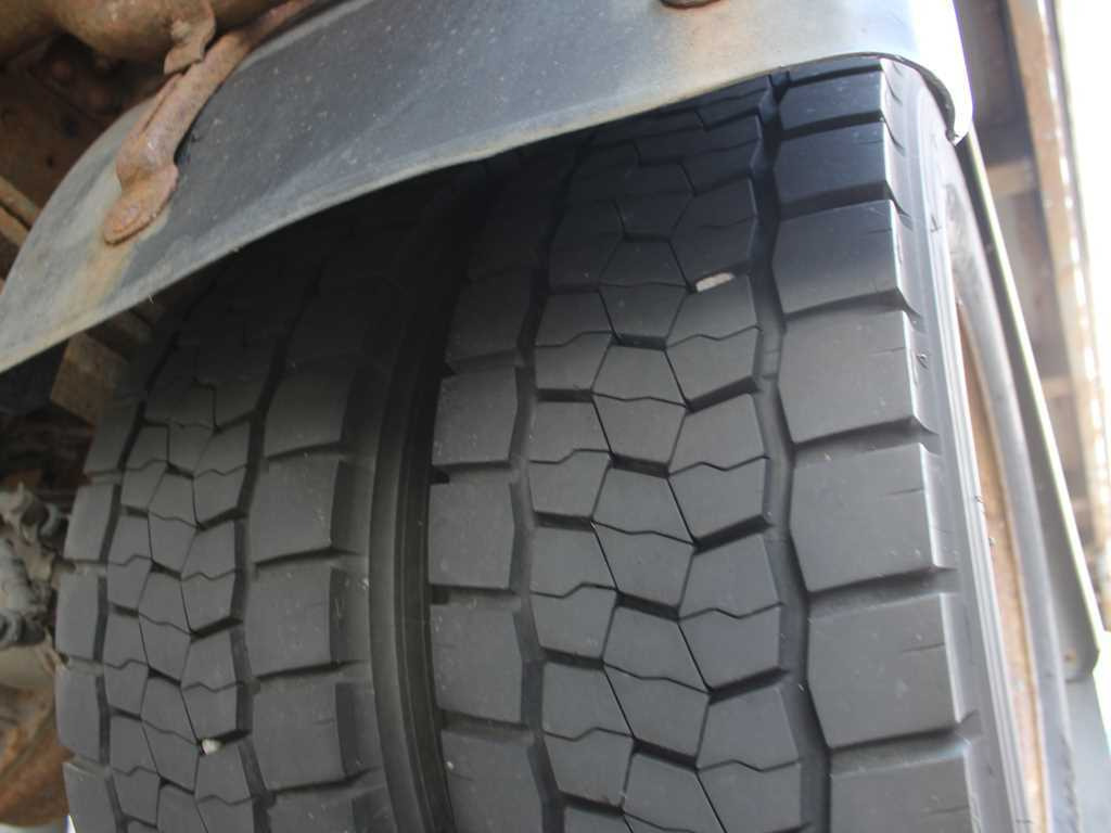 Camion centinato Iveco EUROCARGO 120E22: foto 18 Camion centinato Iveco EUROCARGO 120E22: foto 18