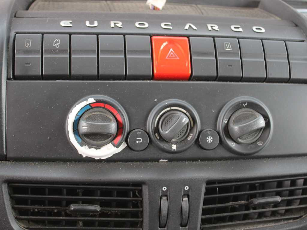 Camion centinato Iveco EUROCARGO 160E28, EURO 6: foto 14