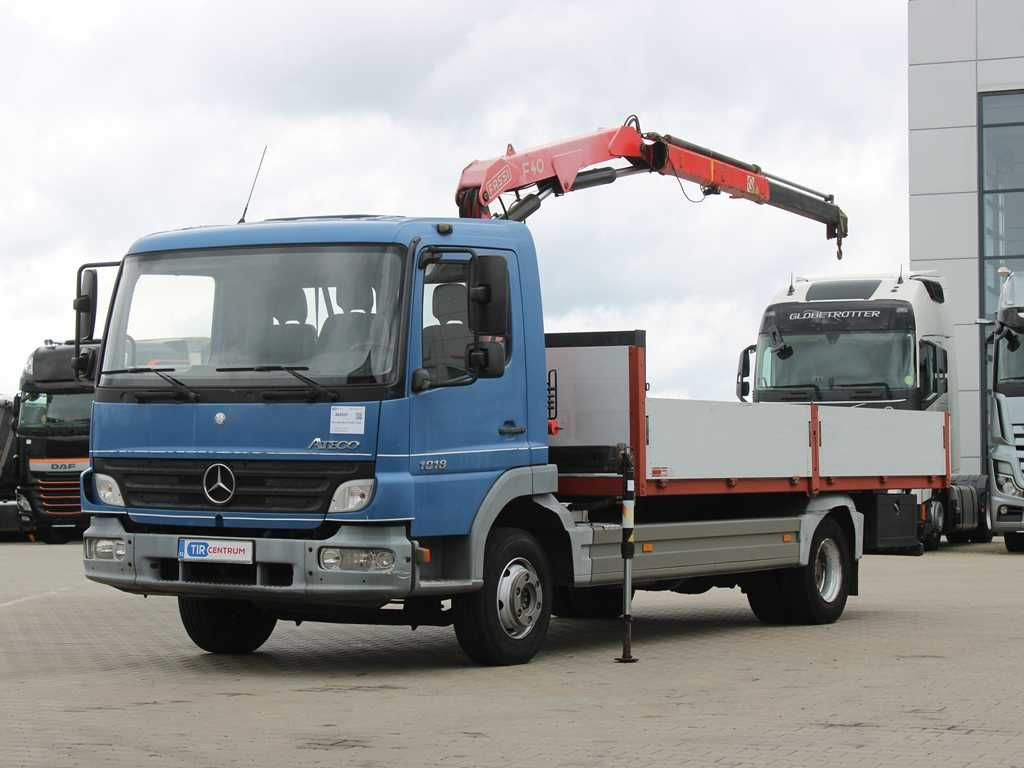 Mercedes-Benz ATEGO 1018, EURO 3, CRANE FASSI F40A.21 - Autocarro con pianale/ Cassone fisso, Camion con gru: foto 1 Mercedes-Benz ATEGO 1018, EURO 3, CRANE FASSI F40A.21 - Autocarro con pianale/ Cassone fisso, Camion con gru: foto 1