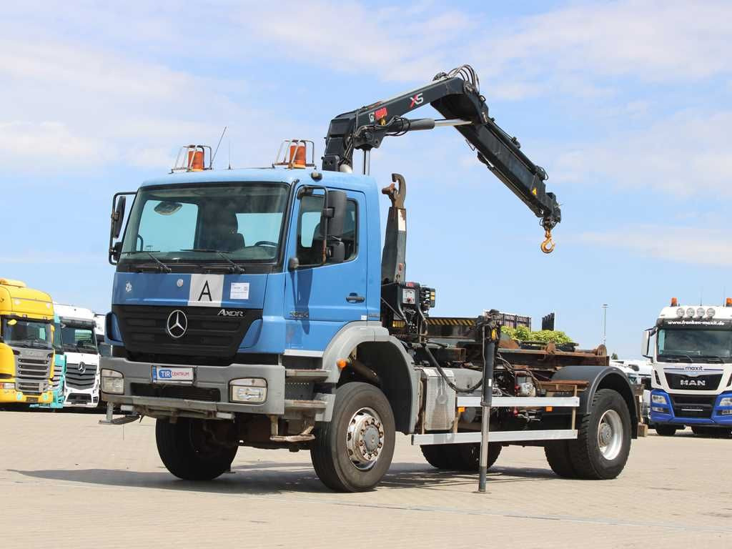 Mercedes-Benz AXOR 1824, CRANE HIAB 099B-3 DUO, 4x4 - Autocarro scarrabile, Camion con gru: foto 1 Mercedes-Benz AXOR 1824, CRANE HIAB 099B-3 DUO, 4x4 - Autocarro scarrabile, Camion con gru: foto 1