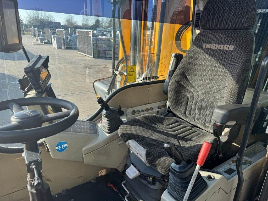 Escavatore per movimentazione Liebherr A 934 C: foto 12