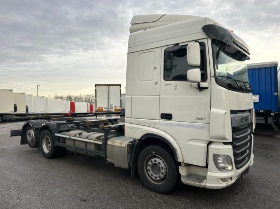 DAF XF 480 FAR BDF Euro 6 Liftachse, Retarder - Autocarro portacontainer/ Caisse interchangeable: foto 3 DAF XF 480 FAR BDF Euro 6 Liftachse, Retarder - Autocarro portacontainer/ Caisse interchangeable: foto 3