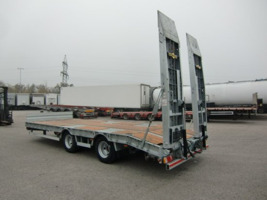 HUMBAUR HBTZ 217224 BS schräg Tandem-Tieflader Verzinkt, SAF-Achsen, - Rimorchio pianale ribassato: foto 4 HUMBAUR HBTZ 217224 BS schräg Tandem-Tieflader Verzinkt, SAF-Achsen, - Rimorchio pianale ribassato: foto 4