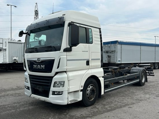 MAN TGX 18.460 XLX, 4x2, Euro 6, Standklima - Autocarro portacontainer/ Caisse interchangeable: foto 1 MAN TGX 18.460 XLX, 4x2, Euro 6, Standklima - Autocarro portacontainer/ Caisse interchangeable: foto 1