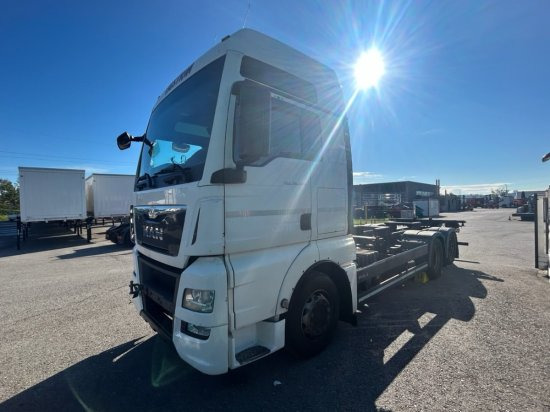 MAN TGX 26.440 BDF, XXL, Retarder, Automatik, E6, Liftachse, Motorschaden, Kurbelwellenschaden - Autocarro portacontainer/ Caisse interchangeable: foto 3 MAN TGX 26.440 BDF, XXL, Retarder, Automatik, E6, Liftachse, Motorschaden, Kurbelwellenschaden - Autocarro portacontainer/ Caisse interchangeable: foto 3