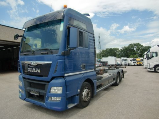 MAN TGX 26.440 XXL 6x2 Liftachse Euro 6 - Autocarro portacontainer/ Caisse interchangeable: foto 1 MAN TGX 26.440 XXL 6x2 Liftachse Euro 6 - Autocarro portacontainer/ Caisse interchangeable: foto 1