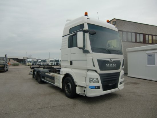 MAN TGX 26.460 XXL 6x2 Liftachse Euro 6 Unterfaltbühne - Autocarro portacontainer/ Caisse interchangeable: foto 3 MAN TGX 26.460 XXL 6x2 Liftachse Euro 6 Unterfaltbühne - Autocarro portacontainer/ Caisse interchangeable: foto 3