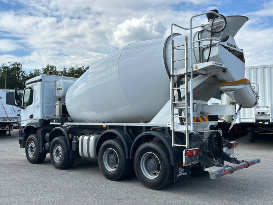 Mercedes-Benz Arocs 3743, 8x4 Betonmischer, Euro 6, 9m³ Liebherr Mischer - Autobetoniera: foto 4 Mercedes-Benz Arocs 3743, 8x4 Betonmischer, Euro 6, 9m³ Liebherr Mischer - Autobetoniera: foto 4