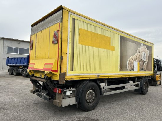 Saxas, Anhängewagen Kofferaufbau mit Hebebühne - Rimorchio furgonato: foto 1 Saxas, Anhängewagen Kofferaufbau mit Hebebühne - Rimorchio furgonato: foto 1