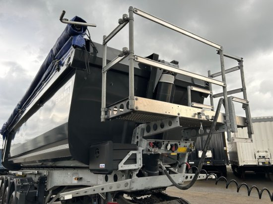 Schmitz Kippmulde 24m³, Stahl-light Chassis, Liftachse, Rollplane - Semirimorchio ribaltabile: foto 4 Schmitz Kippmulde 24m³, Stahl-light Chassis, Liftachse, Rollplane - Semirimorchio ribaltabile: foto 4