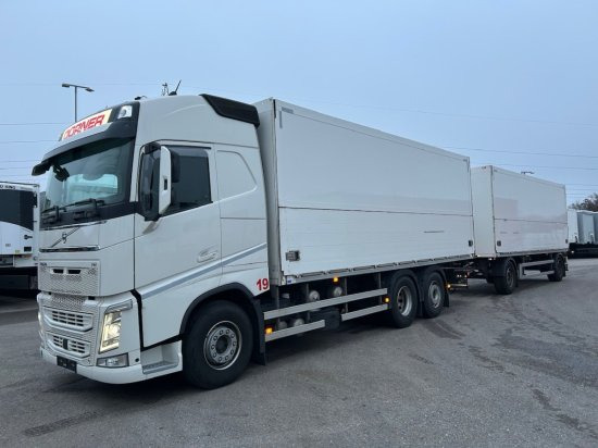 Volvo FH 500 6x2 Getränkekomplettzug, Orten Getränkeaufbau - Autocarro trasporto di bevande: foto 1 Volvo FH 500 6x2 Getränkekomplettzug, Orten Getränkeaufbau - Autocarro trasporto di bevande: foto 1