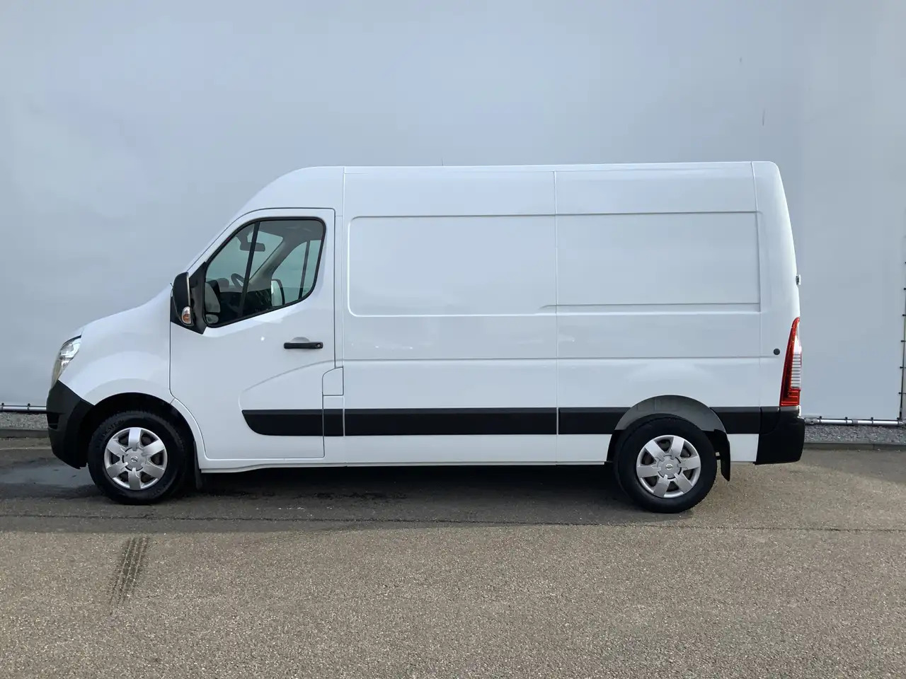 Nissan NV400 2.3 dCi L2H2 Optima L2H2 Airco Cruise Trekhaak 250 - Altra macchina: foto 3 Nissan NV400 2.3 dCi L2H2 Optima L2H2 Airco Cruise Trekhaak 250 - Altra macchina: foto 3