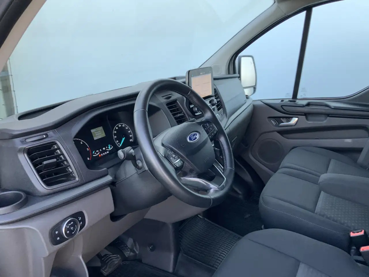 Ford Transit Custom 300 2.0 TDCI L1H1 Limited Airco Cruise Camera 3 Zi - Furgone chiuso: foto 5 Ford Transit Custom 300 2.0 TDCI L1H1 Limited Airco Cruise Camera 3 Zi - Furgone chiuso: foto 5
