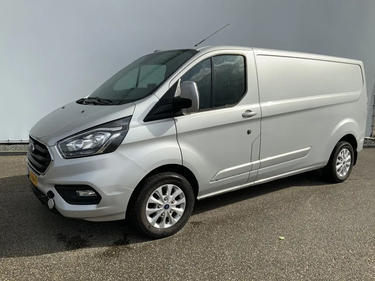 Ford Transit Custom 300 2.0 TDCI (MOTOR DEFECT!!) L2H2 Airco Navi 3 Zi - Furgone chiuso: foto 1 Ford Transit Custom 300 2.0 TDCI (MOTOR DEFECT!!) L2H2 Airco Navi 3 Zi - Furgone chiuso: foto 1