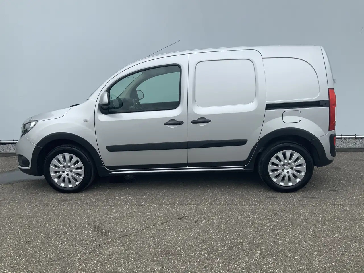 Mercedes-Benz Citan 109 CDI BlueEFFICIENCY Airco Dub Schuifdeur Cruise - Furgoncino: foto 3 Mercedes-Benz Citan 109 CDI BlueEFFICIENCY Airco Dub Schuifdeur Cruise - Furgoncino: foto 3