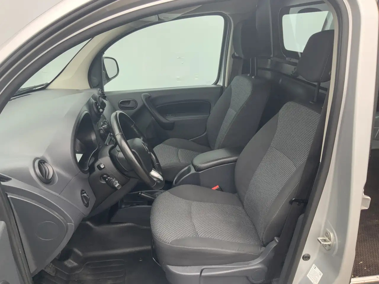 Mercedes-Benz Citan 109 CDI BlueEFFICIENCY Airco Dub Schuifdeur Cruise - Furgoncino: foto 5 Mercedes-Benz Citan 109 CDI BlueEFFICIENCY Airco Dub Schuifdeur Cruise - Furgoncino: foto 5