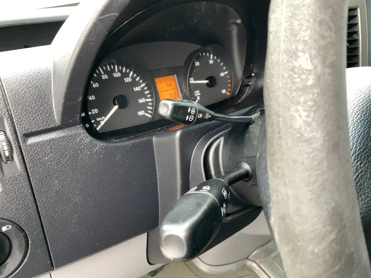 Mercedes-Benz Sprinter 213 2.2 CDI 325 L1H1 Airco Cruise Euro 4 - Furgone chiuso: foto 4 Mercedes-Benz Sprinter 213 2.2 CDI 325 L1H1 Airco Cruise Euro 4 - Furgone chiuso: foto 4