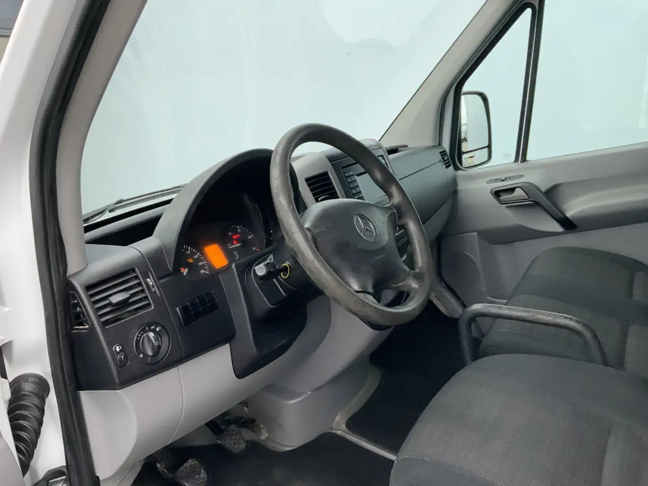 Mercedes-Benz Sprinter 313 2.2 CDI 366 L2 H2 Airco Camera 3Zits Trekhaak - Furgone chiuso: foto 5 Mercedes-Benz Sprinter 313 2.2 CDI 366 L2 H2 Airco Camera 3Zits Trekhaak - Furgone chiuso: foto 5