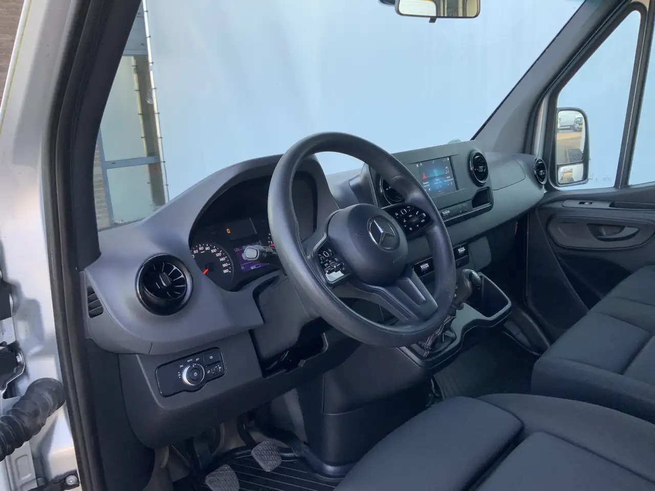 Mercedes-Benz Sprinter 314 2.2 CDI L2H2 Airco Cruise 3 Zits Trekhaak 2000 - Furgone doppia cabina: foto 4 Mercedes-Benz Sprinter 314 2.2 CDI L2H2 Airco Cruise 3 Zits Trekhaak 2000 - Furgone doppia cabina: foto 4