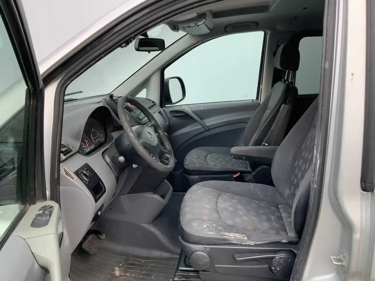 Mercedes-Benz Vito 120 CDI 3.0 V6 Dubb.Cab Autom. 5 Zits Airco Alu Ve - Furgone doppia cabina: foto 3 Mercedes-Benz Vito 120 CDI 3.0 V6 Dubb.Cab Autom. 5 Zits Airco Alu Ve - Furgone doppia cabina: foto 3