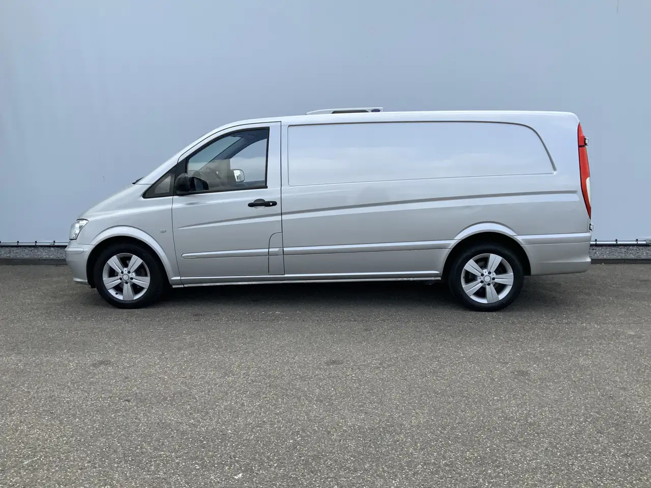 Mercedes-Benz Vito 122 CDI Automaat Koel Auto werkt 100 % 0.gr Airco - Furgone frigo: foto 3 Mercedes-Benz Vito 122 CDI Automaat Koel Auto werkt 100 % 0.gr Airco - Furgone frigo: foto 3