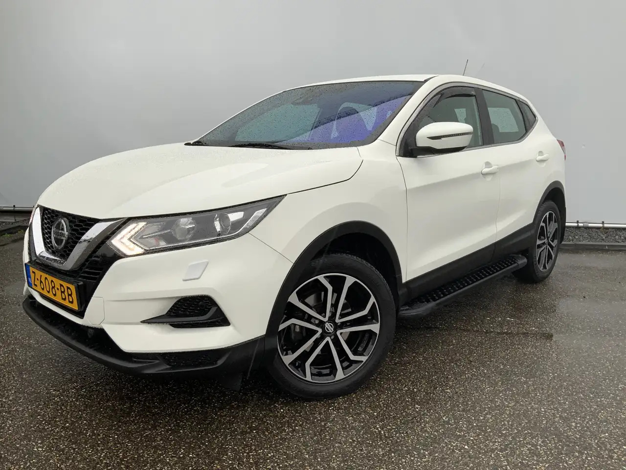 Nissan Qashqai 1.3 DIG-T Visia A SUV Airco Cruise Groot Scherm Na - SUV/ Fuoristrada: foto 1 Nissan Qashqai 1.3 DIG-T Visia A SUV Airco Cruise Groot Scherm Na - SUV/ Fuoristrada: foto 1