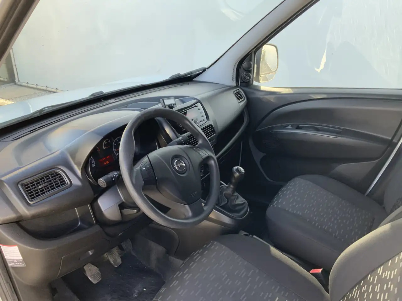 Opel Combo 1.3 CDTi L1H1 ecoFLEX Edition Airco Trekhaak 1000 - Furgoncino: foto 5 Opel Combo 1.3 CDTi L1H1 ecoFLEX Edition Airco Trekhaak 1000 - Furgoncino: foto 5