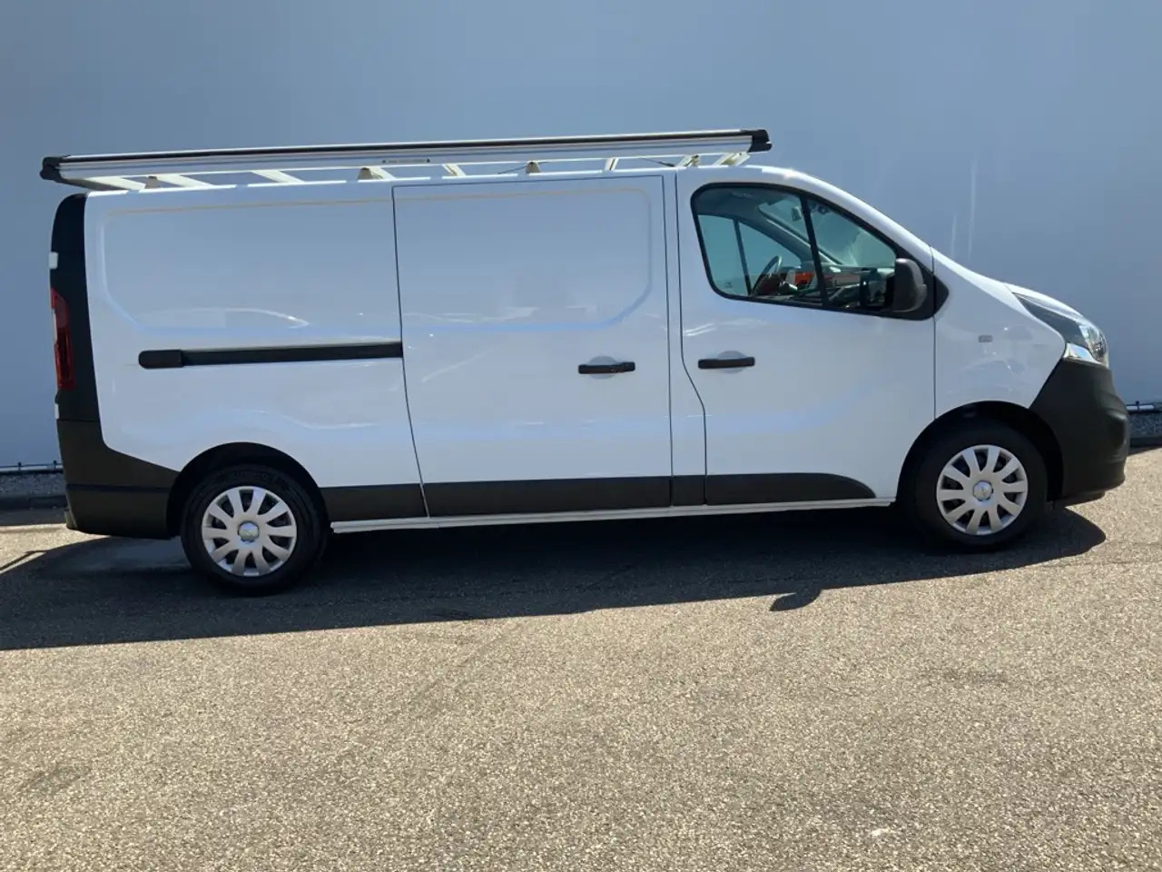 Opel Vivaro 1.6 CDTI L2H1 Edition EcoFlex Airco Cruise Imperia - Furgone chiuso: foto 3 Opel Vivaro 1.6 CDTI L2H1 Edition EcoFlex Airco Cruise Imperia - Furgone chiuso: foto 3