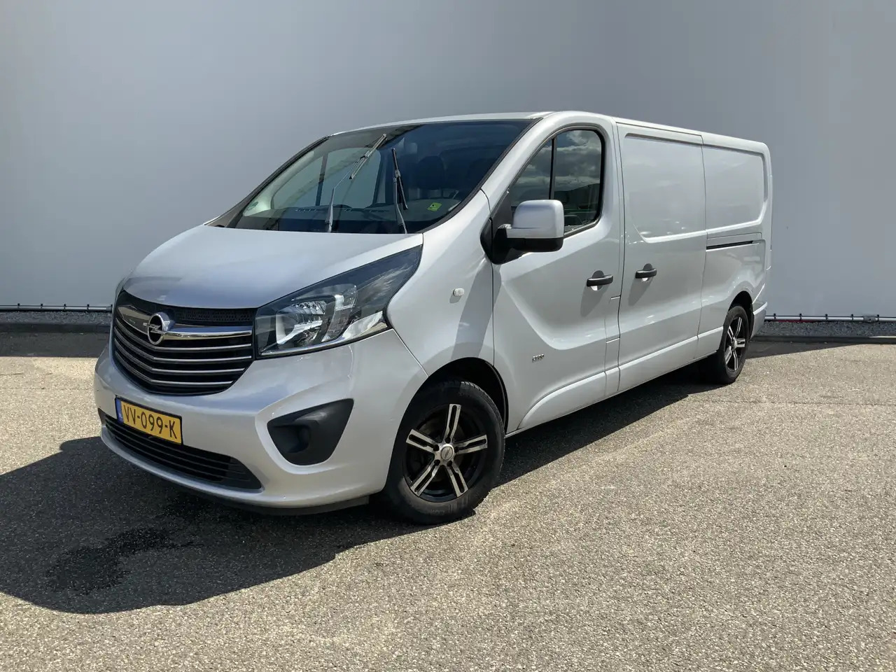 Opel Vivaro 1.6 CDTI L2H1 Sport EcoFlex (MOTOR DEFECT !!!!)Air - Furgone chiuso: foto 1 Opel Vivaro 1.6 CDTI L2H1 Sport EcoFlex (MOTOR DEFECT !!!!)Air - Furgone chiuso: foto 1