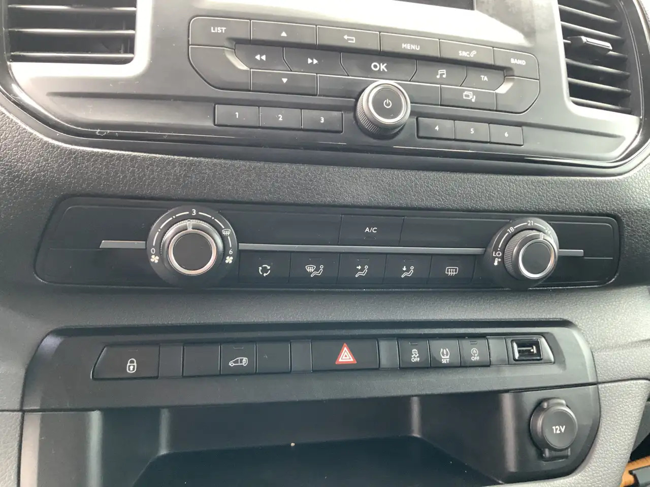 Peugeot Expert 227C 2.0 BlueHDI 150 Premium Pack Airco Cruise Cam - Furgone chiuso: foto 5 Peugeot Expert 227C 2.0 BlueHDI 150 Premium Pack Airco Cruise Cam - Furgone chiuso: foto 5