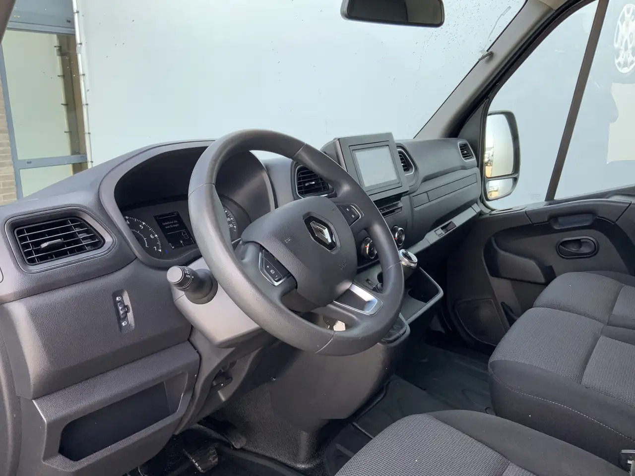 Renault Master T35 2.3 dCi 135 L2H2 Airco Cruise 3 Zits Camera Eu - Furgone chiuso: foto 5 Renault Master T35 2.3 dCi 135 L2H2 Airco Cruise 3 Zits Camera Eu - Furgone chiuso: foto 5