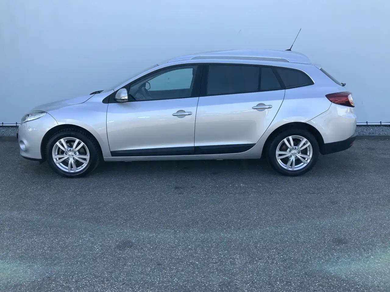 Renault Megane 1.5 dCi Expression Airco Navi Grijs Kenteken Euro - Autovettura: foto 3 Renault Megane 1.5 dCi Expression Airco Navi Grijs Kenteken Euro - Autovettura: foto 3