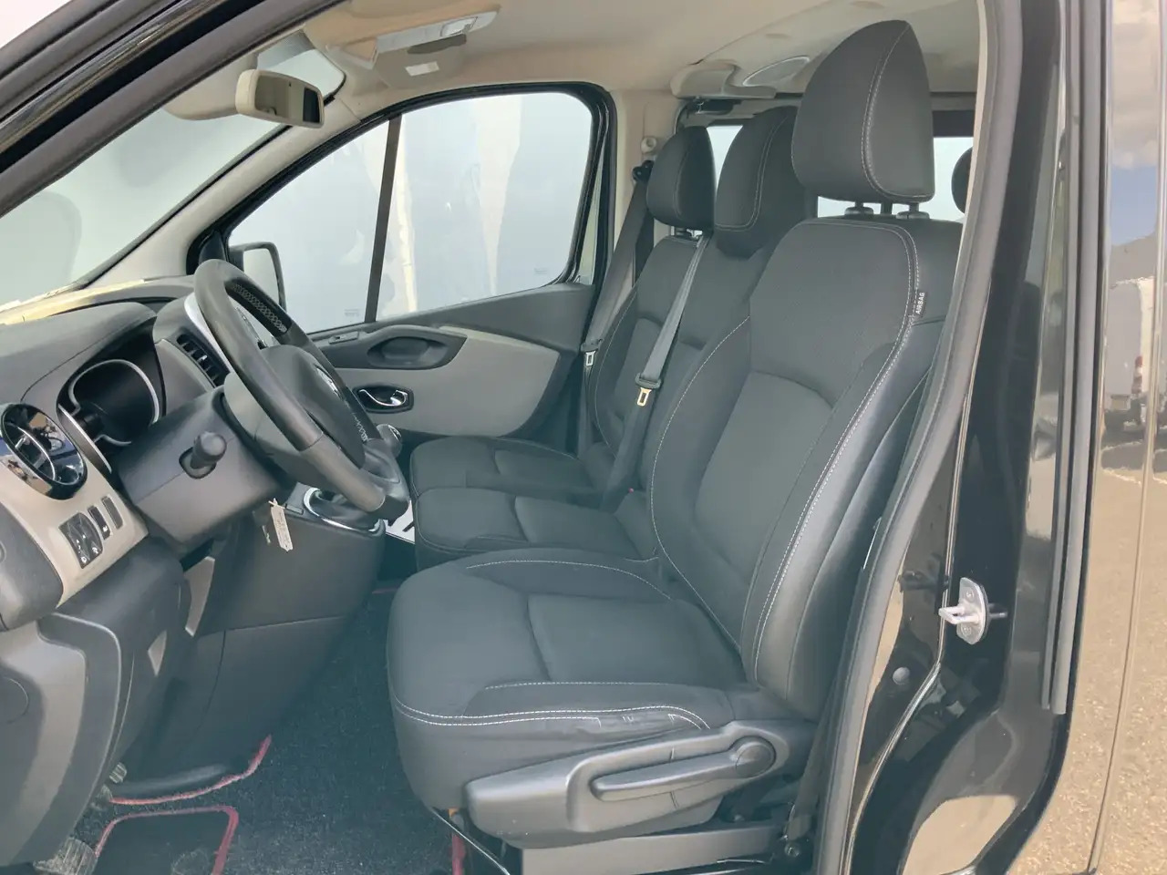 Renault Trafic 1.6 dCi T27 L1H1 Dub Cab Airco Cruise 6 Zits Alu V - Furgone doppia cabina: foto 4 Renault Trafic 1.6 dCi T27 L1H1 Dub Cab Airco Cruise 6 Zits Alu V - Furgone doppia cabina: foto 4
