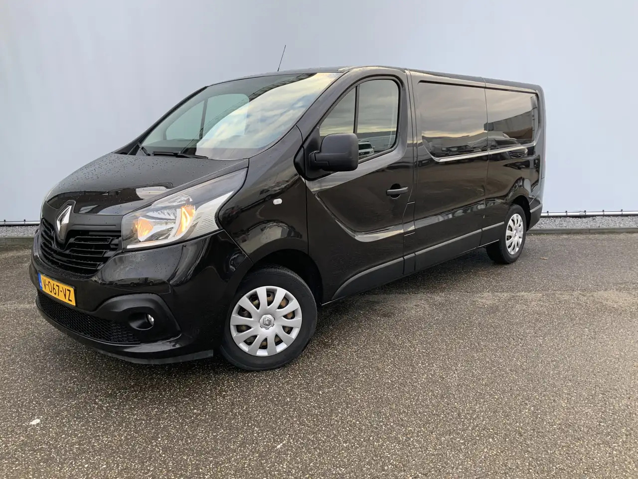 Renault Trafic 1.6 dCi T29 L2H1 Airco Cruise Trerkhaak 2000kg 3 Z - Furgone chiuso: foto 1 Renault Trafic 1.6 dCi T29 L2H1 Airco Cruise Trerkhaak 2000kg 3 Z - Furgone chiuso: foto 1