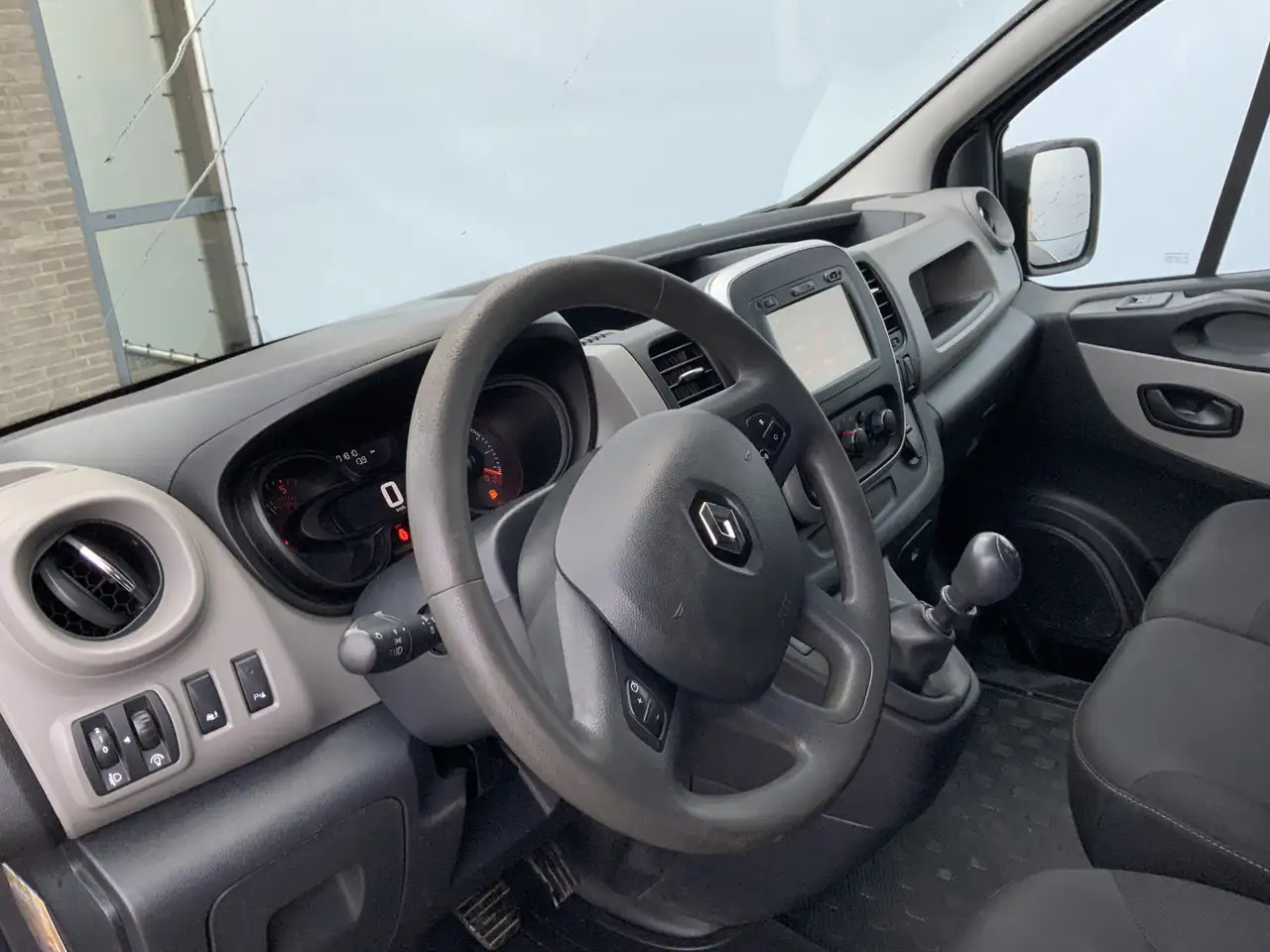 Renault Trafic 1.6 dCi T29 L2H1 Airco Cruise Trerkhaak 2000kg 3 Z - Furgone chiuso: foto 5 Renault Trafic 1.6 dCi T29 L2H1 Airco Cruise Trerkhaak 2000kg 3 Z - Furgone chiuso: foto 5
