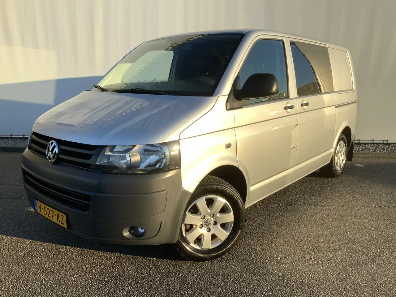 Volkswagen T5 Transporter 2.0 L1H2 Benzine Airco Navi Dub Schuifdeuren Leer - Furgone chiuso: foto 1 Volkswagen T5 Transporter 2.0 L1H2 Benzine Airco Navi Dub Schuifdeuren Leer - Furgone chiuso: foto 1