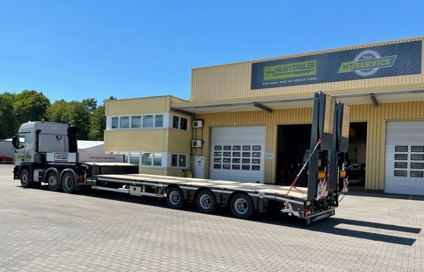 FAYMONVILLE 3-Achs-Semi mit hydr. Ladebett und Rampen - Semirimorchio pianale ribassato: foto 1 FAYMONVILLE 3-Achs-Semi mit hydr. Ladebett und Rampen - Semirimorchio pianale ribassato: foto 1